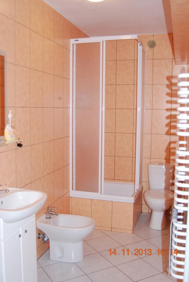 Zajazd I Restauracja "Mysliwskie Zacisze" Nikielkowo Bagian luar foto